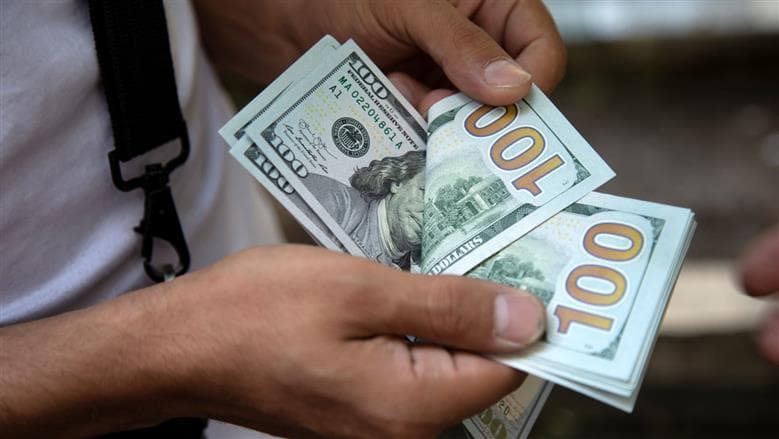 سعر الدولار مقابل الجنيه مساء