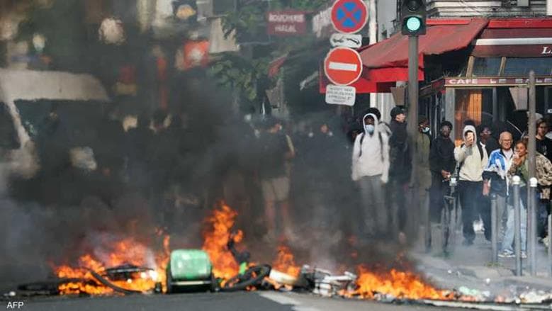 Paris protests threaten escalation