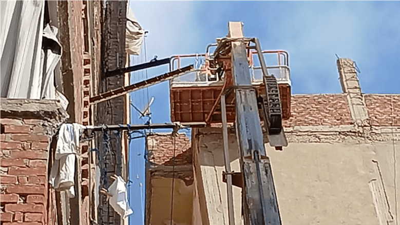 Alexandria Governor oversees building removal on Al-Mazni Street
