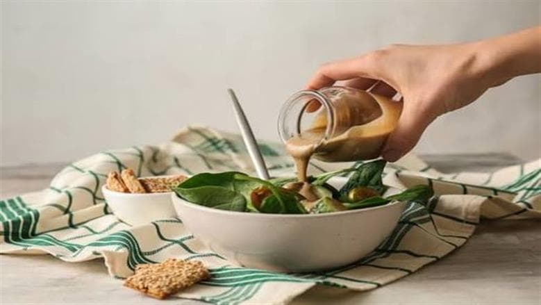 Adding tahini to salad increases healthy calories