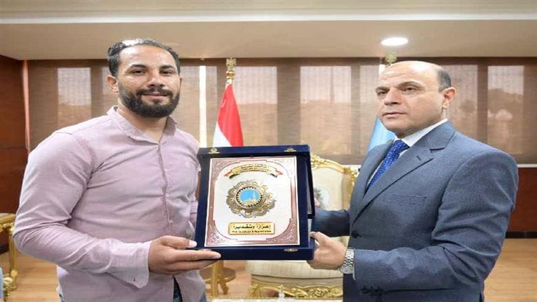 محافظ الغربية يتيح فرصة عمل لبطل ترعة القاصد