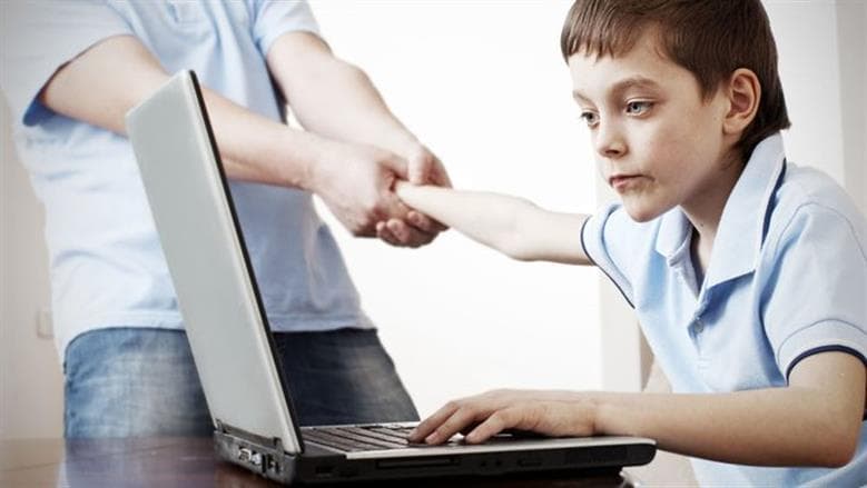 How the child's SIM with a secret code enables parental control