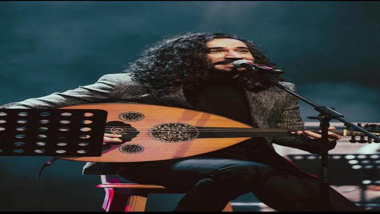 سعد العود يؤدي كمالات الموسيقى العربية