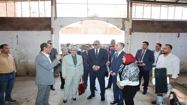 Kafr El Sheikh Governor reviews NCW leaders' exhibition