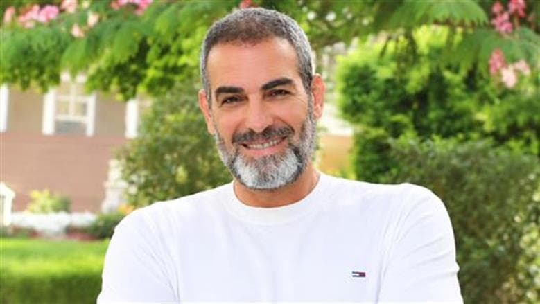 Ahmed Abdel Aziz attends award ceremony after vocal cord surgery