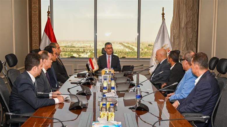 Supply Minister reviews stamping and market rules