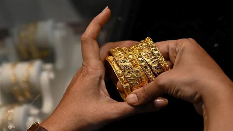 Gold 21K prices rise slightly on Monday evening