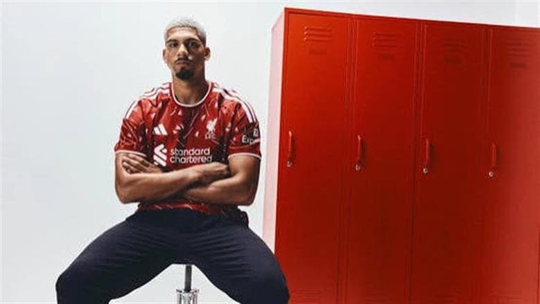 Liverpool signs Barcelona defender amid crises
