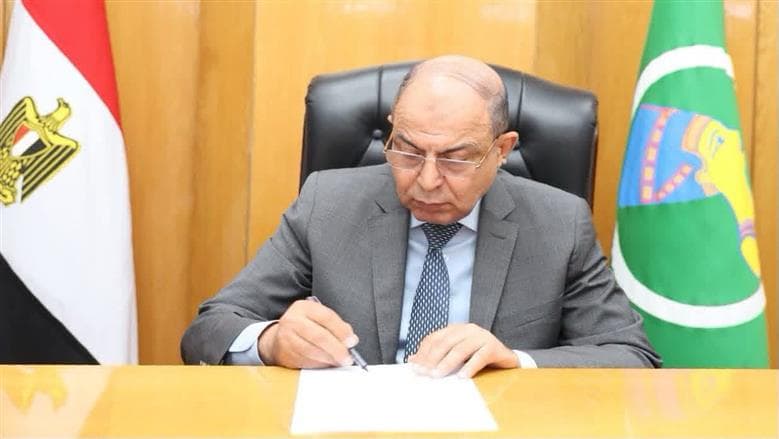 منيا يمد زمن ترخيص الميكروباص للوقود المزدوج