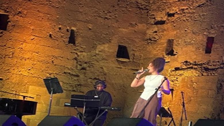 سمر طارق تتألق في مهرجان القلعة بأغنية لو
