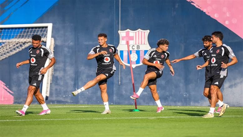 Al-Ahli trains with Imam Ashour for Barcelona game