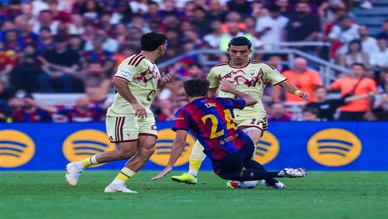 جماهير الأهلي توجه رسالة لإدارة النادي أمام برشلونة