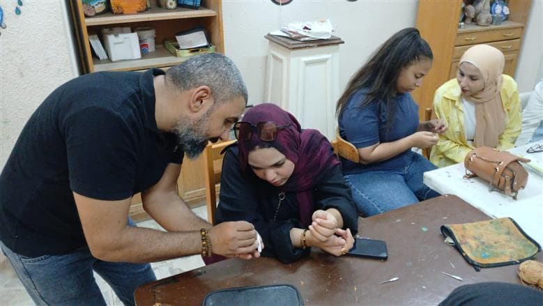 Minya Cultural Palace launches weaving basics project