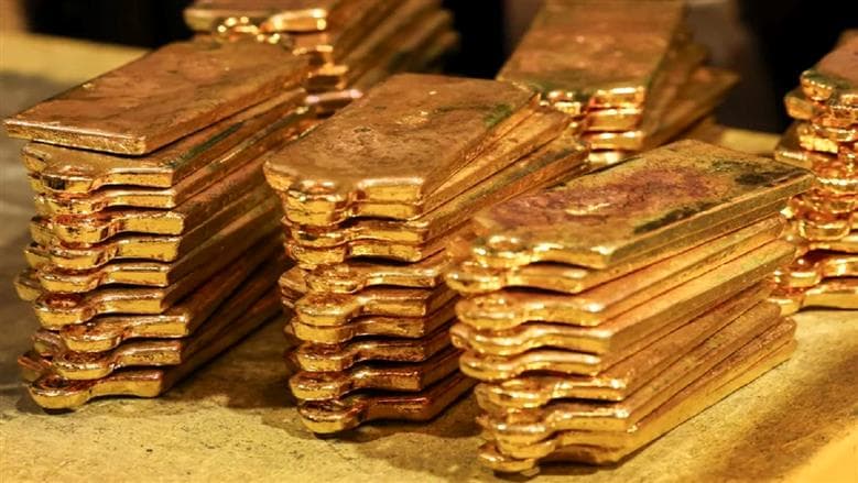 Gold nears record; banks upgrade forecasts