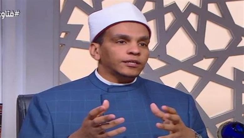 أمين الفتوى يوضح حكم رش المياه أمام المنازل