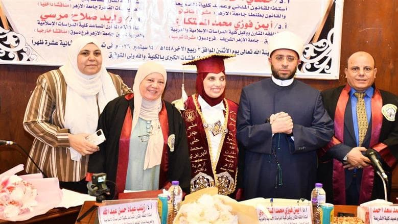 Minister attends researcher’s thesis at Al-Azhar