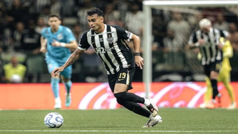Mineiro defeats Santos on penalties