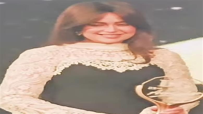 تكريم هبة مجدي بجائزة التميز