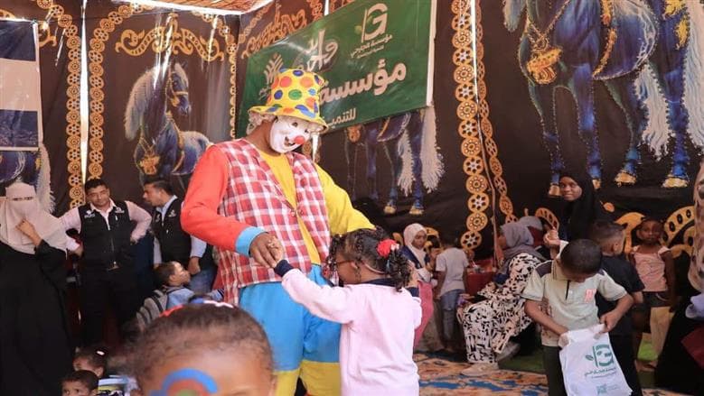 Al-Kubanya children join "One Hand" in Aswan