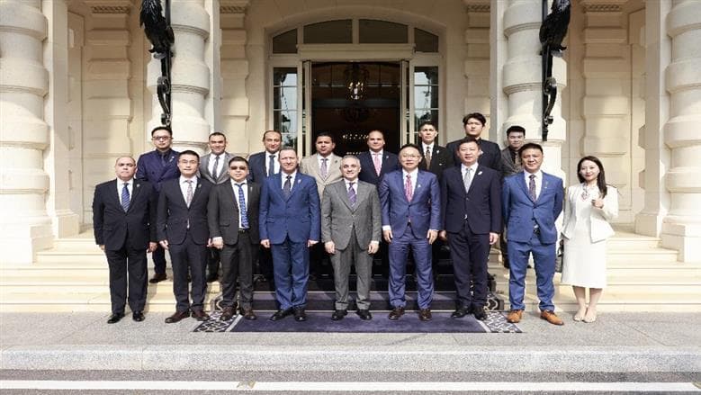 Justice Minister reviews City of Justice tech at Huawei