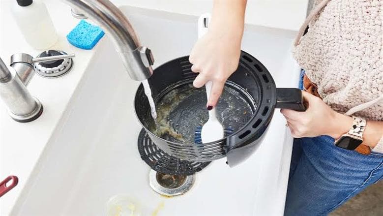 Cleaning Air Fryer with Baking Soda
