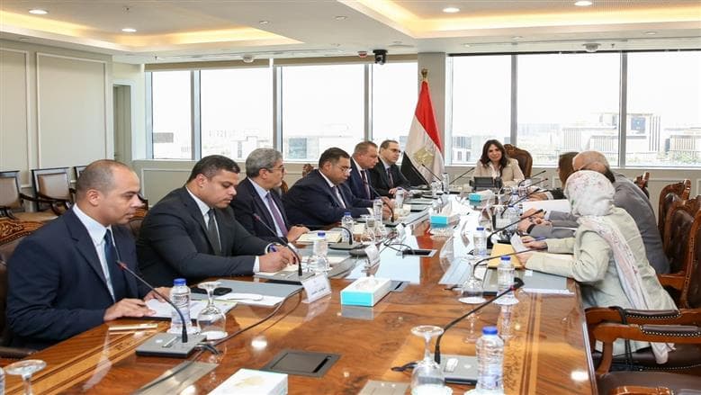 Housing Minister oversees 15000 units in Egham Kull El-Masreyeen