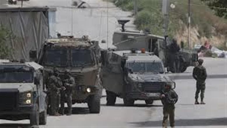 إسرائيل تعتقل 5 فلسطينيين في نابلس