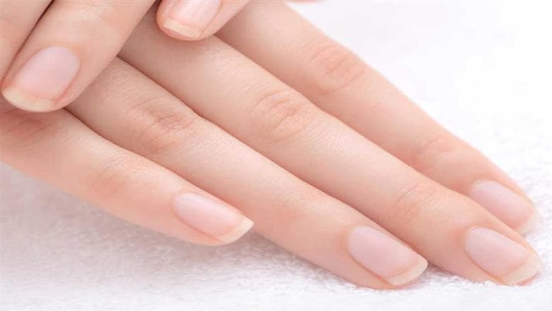 Garlic clove for stronger nails