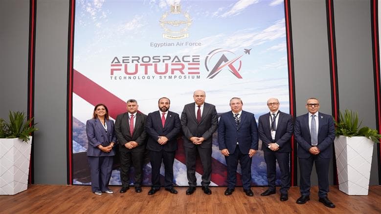 وزير الطيران يناقش الذكاء الاصطناعي مع رئيس «LACAC»