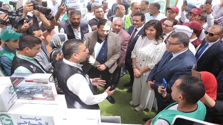 قافلة إيد واحدة تقدم خدماتها لـ32 ألف في قنا