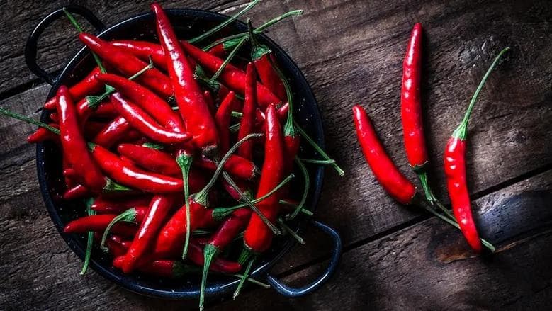 Hot peppers and colon cancer risk