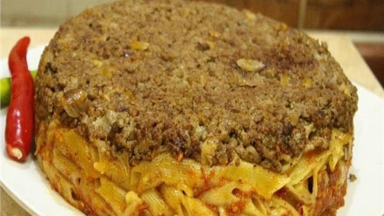هل يمنع الزيت التصاق المكرونة