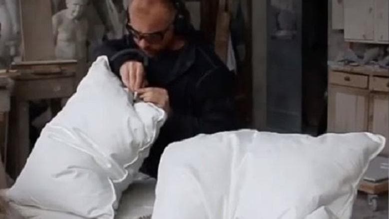 Reasons for White Pillow Yellowing