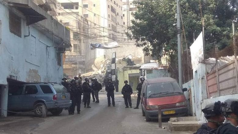 محافظ القدس يصف ما يحدث في شعفاط وععناتا بالعدوان العسكري