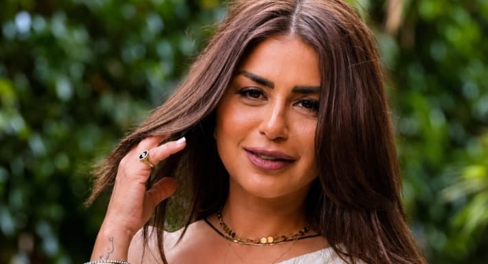 منة فضالي تتزوج سراً ووالدتها أصيبت بالمشلول