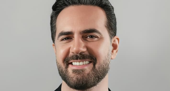 Wael Jassar denies singing "Al-Alwan" and knowing Amir Eid