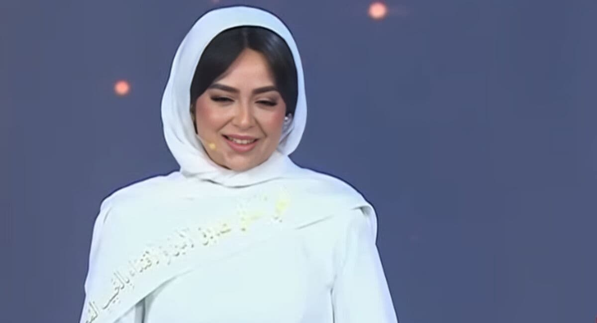 هبة مجدي ترتدي الحجاب في أول ظهور بعد الأزمة