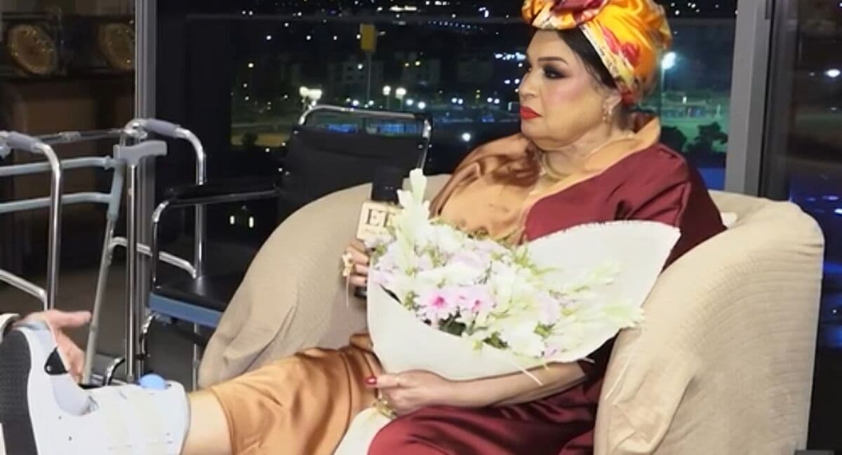 Vivy Abdo's first walk after leg break