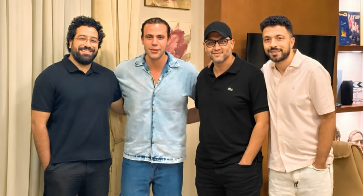محمد إمام والفريق يقدمون الأساتذة