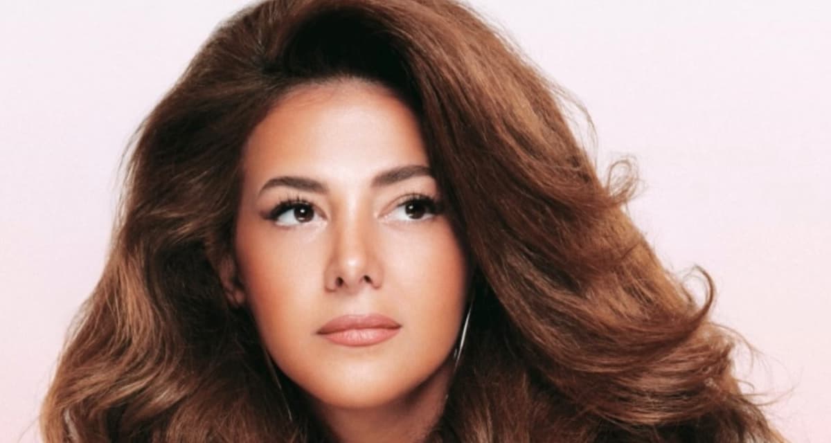 Dina Samir Ghanem's song Allah Ye'enny