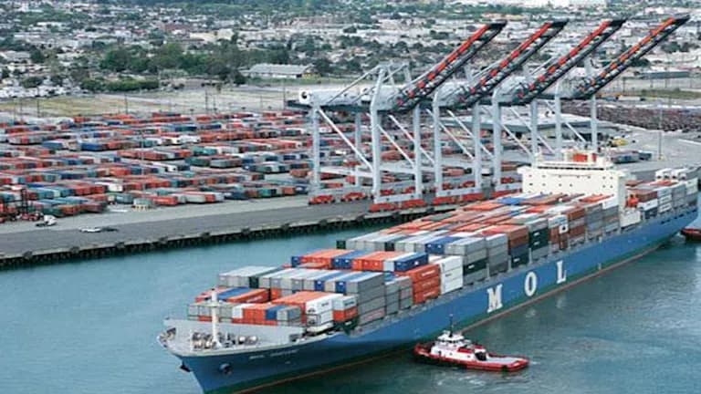 مشروع شامل لتطوير الموانئ