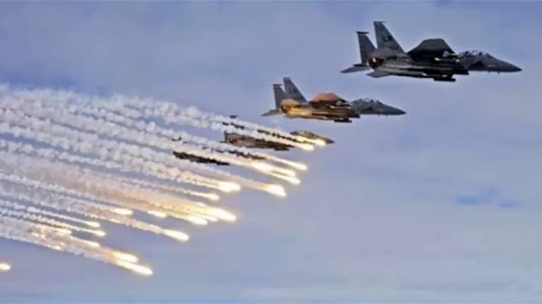 Russian airstrikes in Ukraine kill 3, injure 5