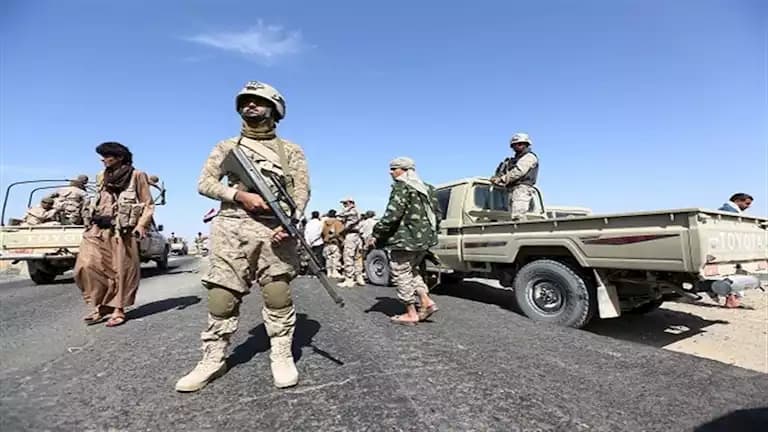 الجيش اليمني يطلب من الحوثيين تسليم السلاح