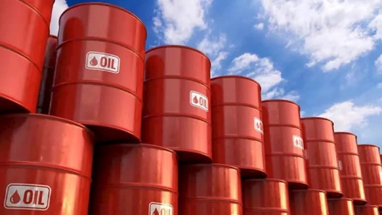 Oil prices dip in early Thursday trading
