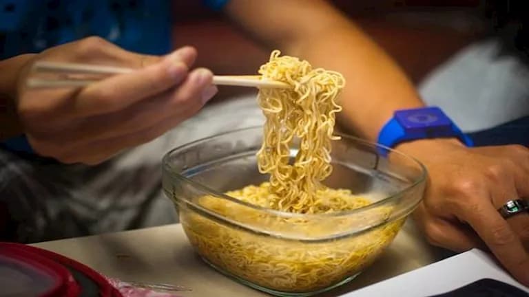 Doctor warns against instant noodles