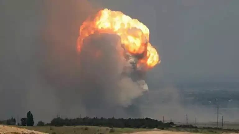 Explosions in Deir ez-Zor ammo depot