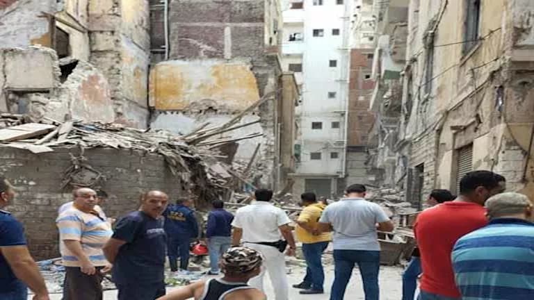 11 Images Show Rood El Far Building Collapse