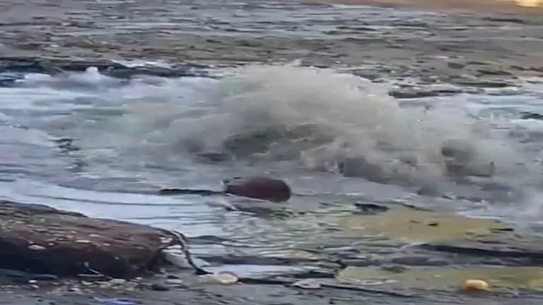 Water pipe explosion disrupts traffic on Tadamon's 90th Street