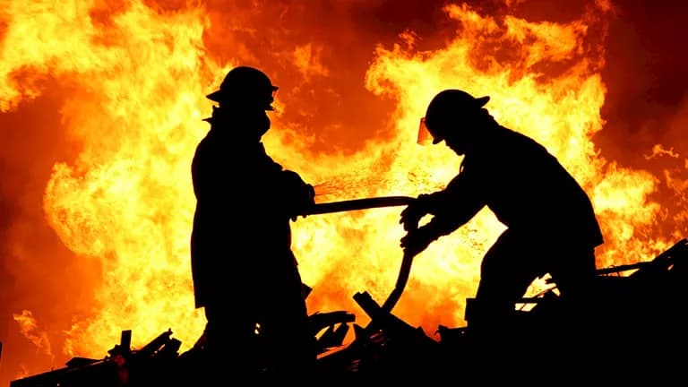 Kuwait Announces Control of Two Fires at Southern Sites After Iranian Attacks
