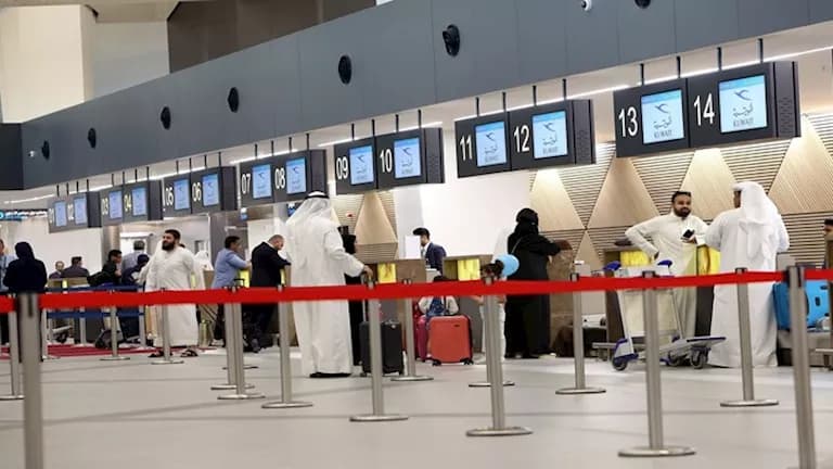 Passenger backlog at Kuwait Airport after Iran strikes